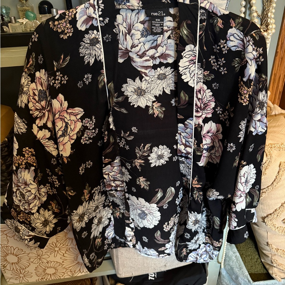 3/$15 Black and Floral Shrug Wrap size s/m